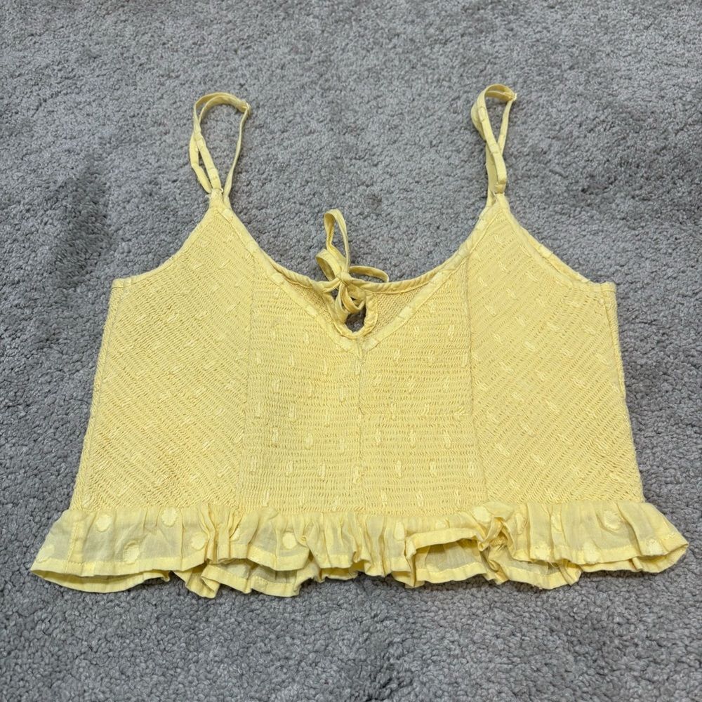 Urban Outfitters Butter Yellow Smocked Ruffle Crop Top Size M - Picture 3 of 10